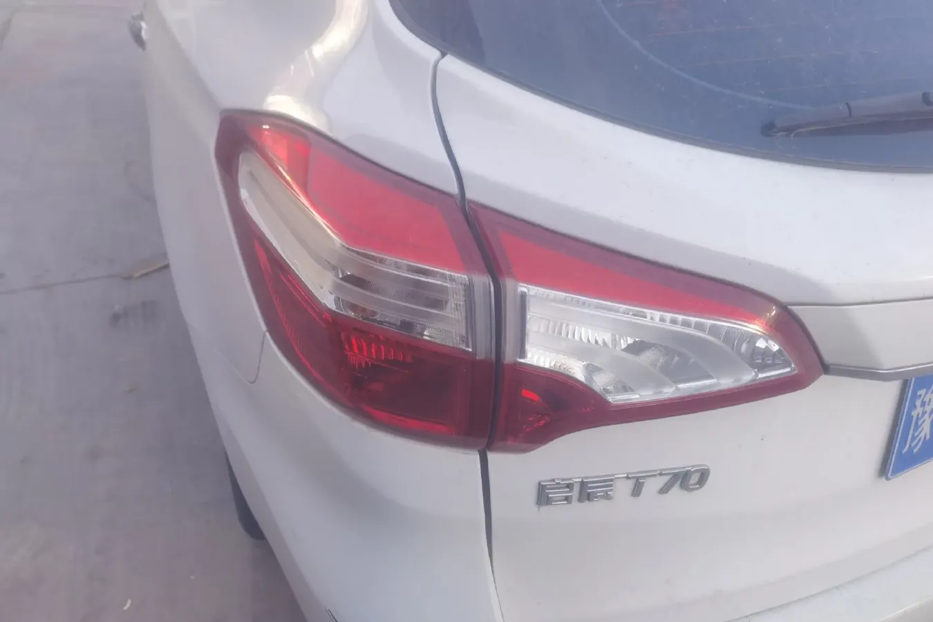 2015 Venucia T70 2.0L 144HP L4 CVT,autocango,china used car exporter,china ev exporter,chinese used car exporter,chinese used ev exporter