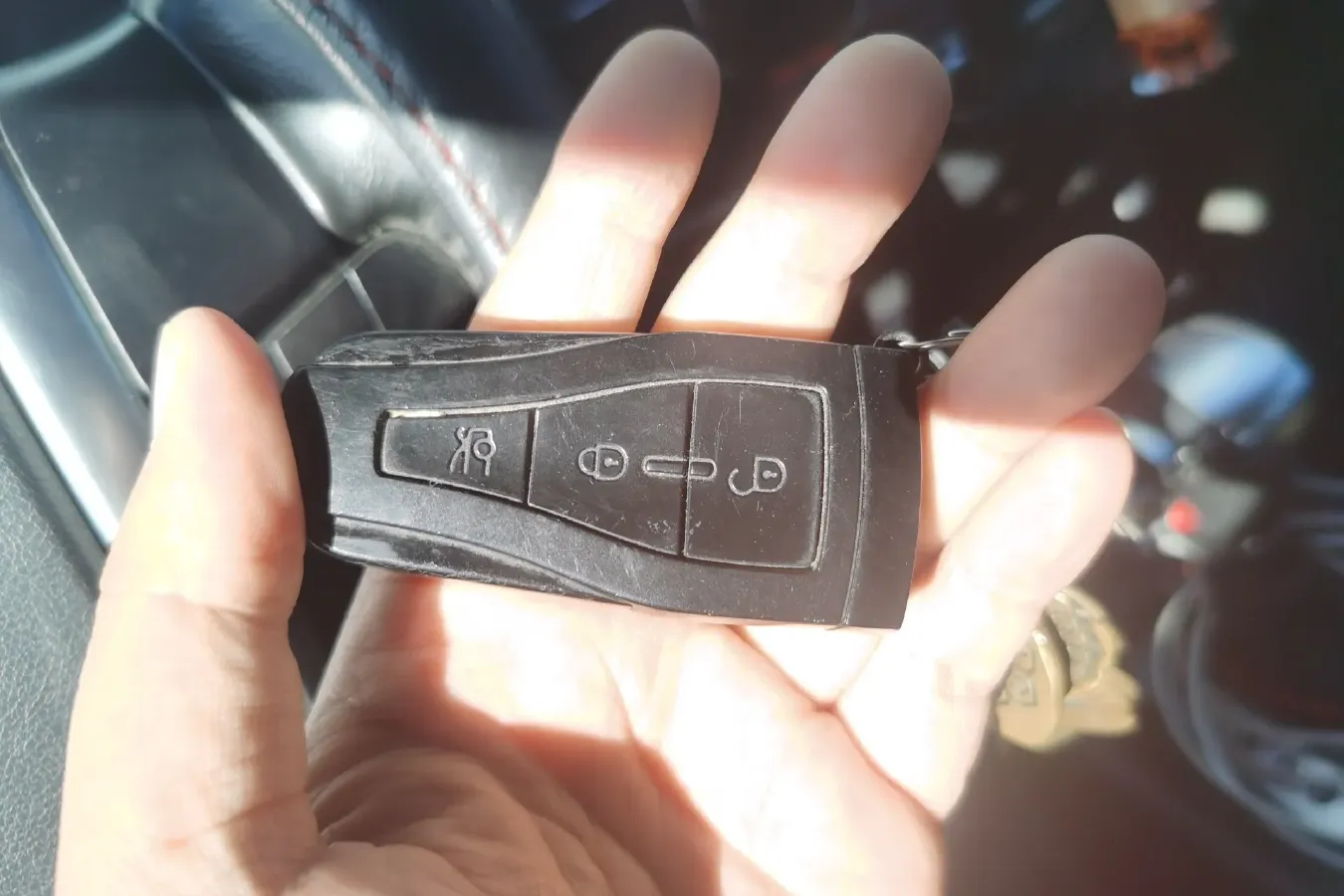 2016 Roewe e550 1.5L 109HP L4 2AT PHEV 12KWH,autocango,china used car exporter,china ev exporter,chinese used car exporter,chinese used ev exporter