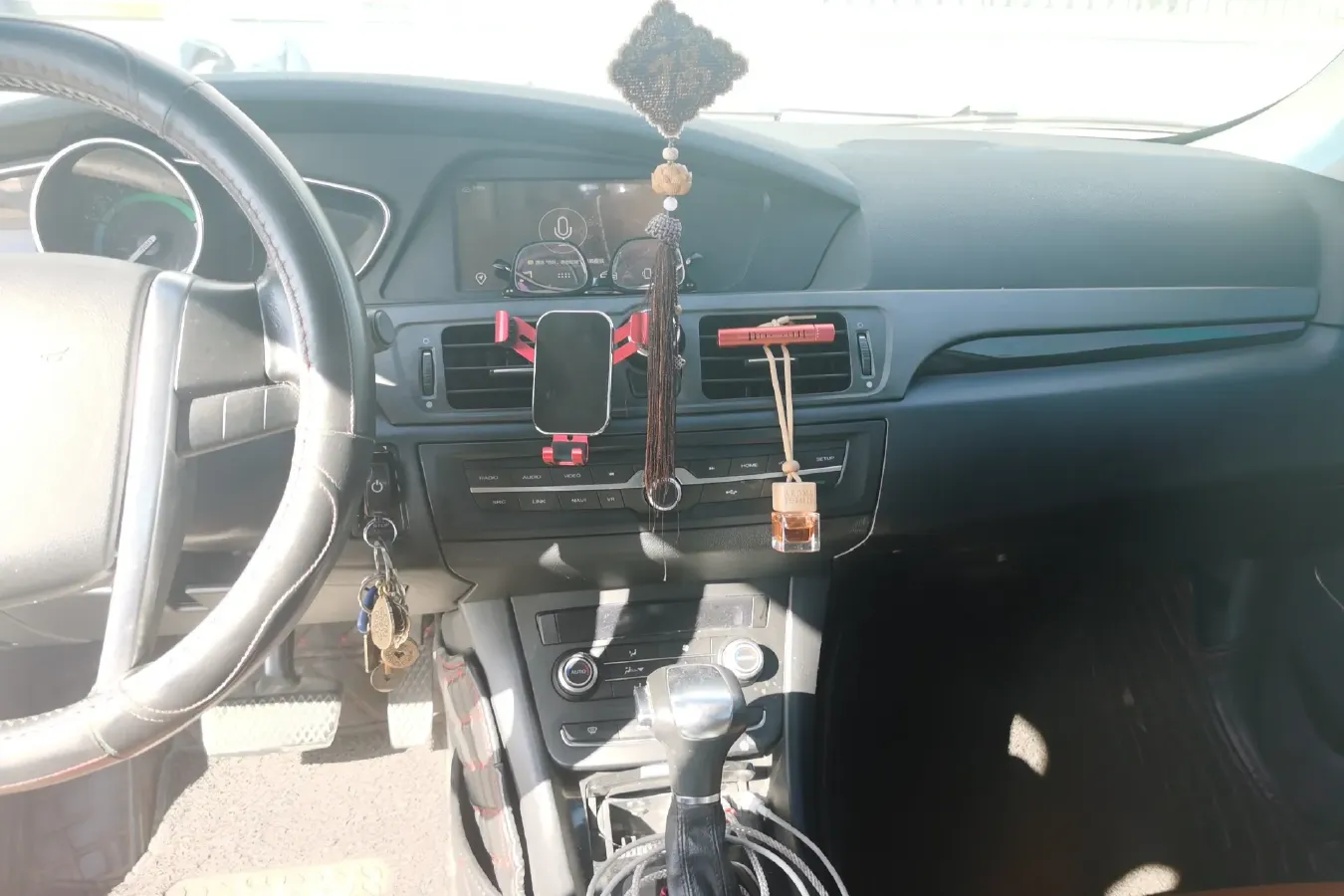 2016 Roewe e550 1.5L 109HP L4 2AT PHEV 12KWH,autocango,china used car exporter,china ev exporter,chinese used car exporter,chinese used ev exporter