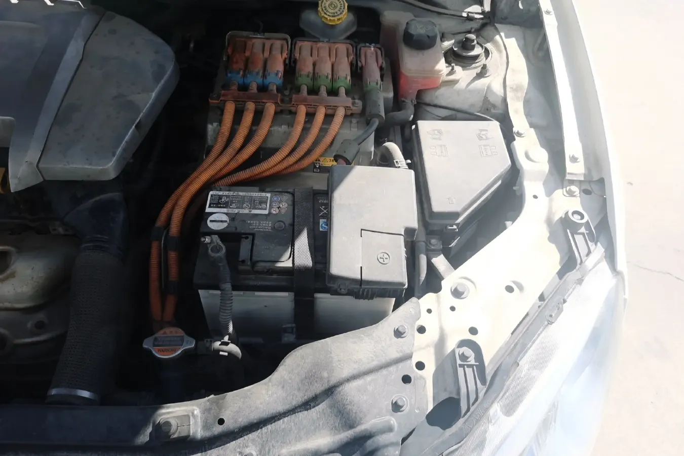 2016 Roewe e550 1.5L 109HP L4 2AT PHEV 12KWH,autocango,china used car exporter,china ev exporter,chinese used car exporter,chinese used ev exporter