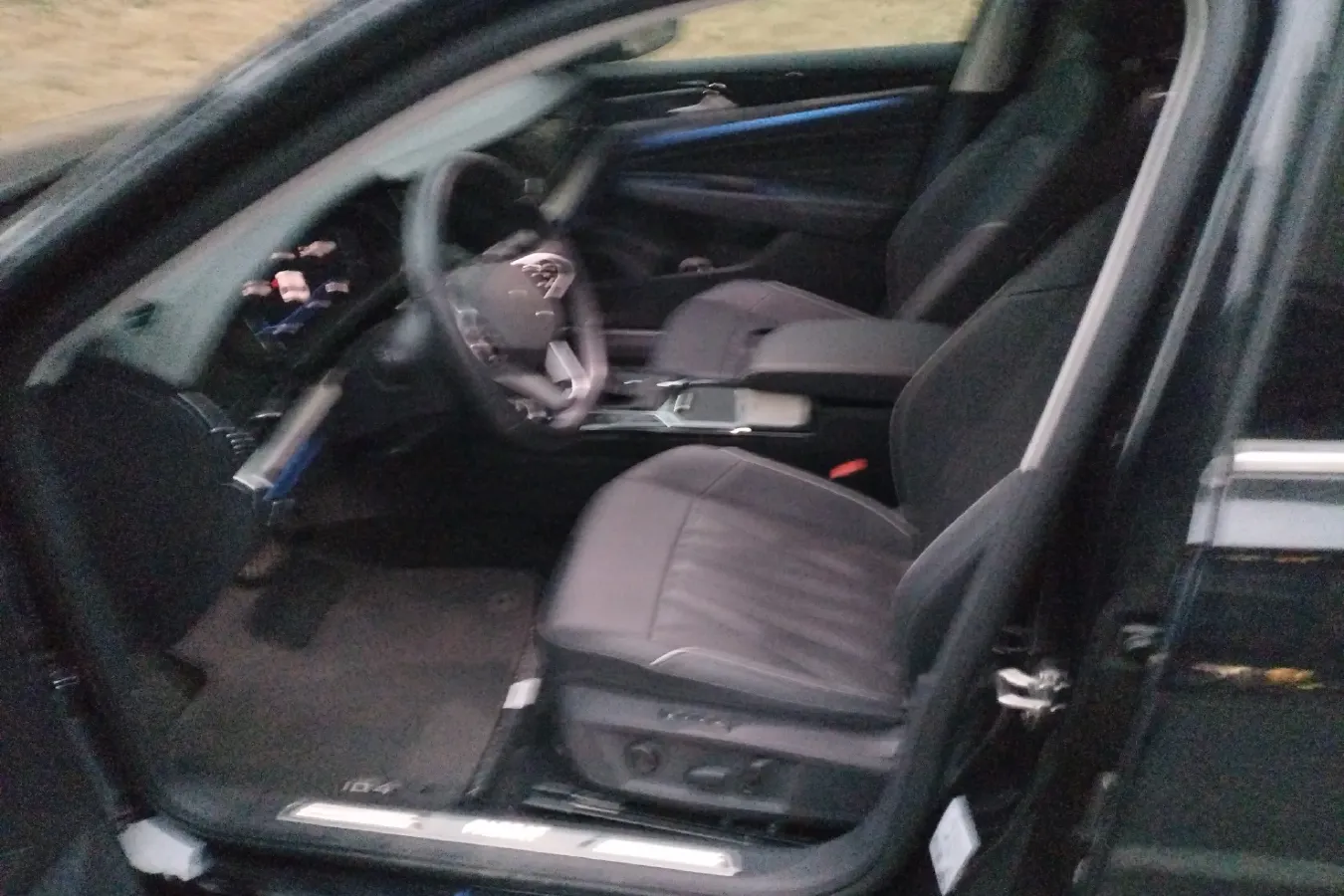 2023 Volkswagen Passat 2.0T 186HP L4 7DCT,autocango,china used car exporter,china ev exporter,chinese used car exporter,chinese used ev exporter