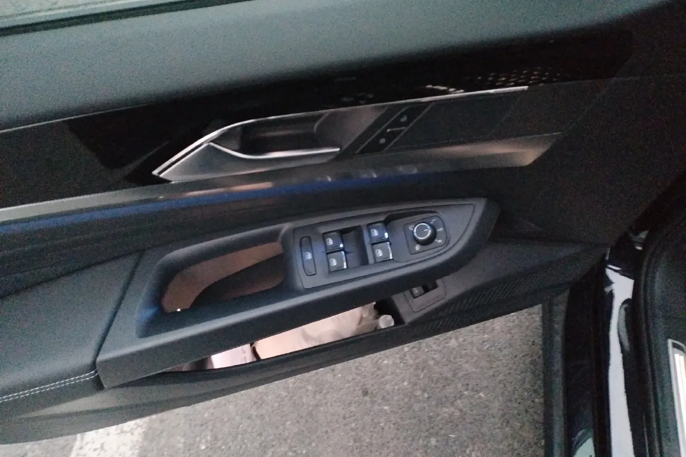 2023 Volkswagen Passat 2.0T 186HP L4 7DCT,autocango,china used car exporter,china ev exporter,chinese used car exporter,chinese used ev exporter