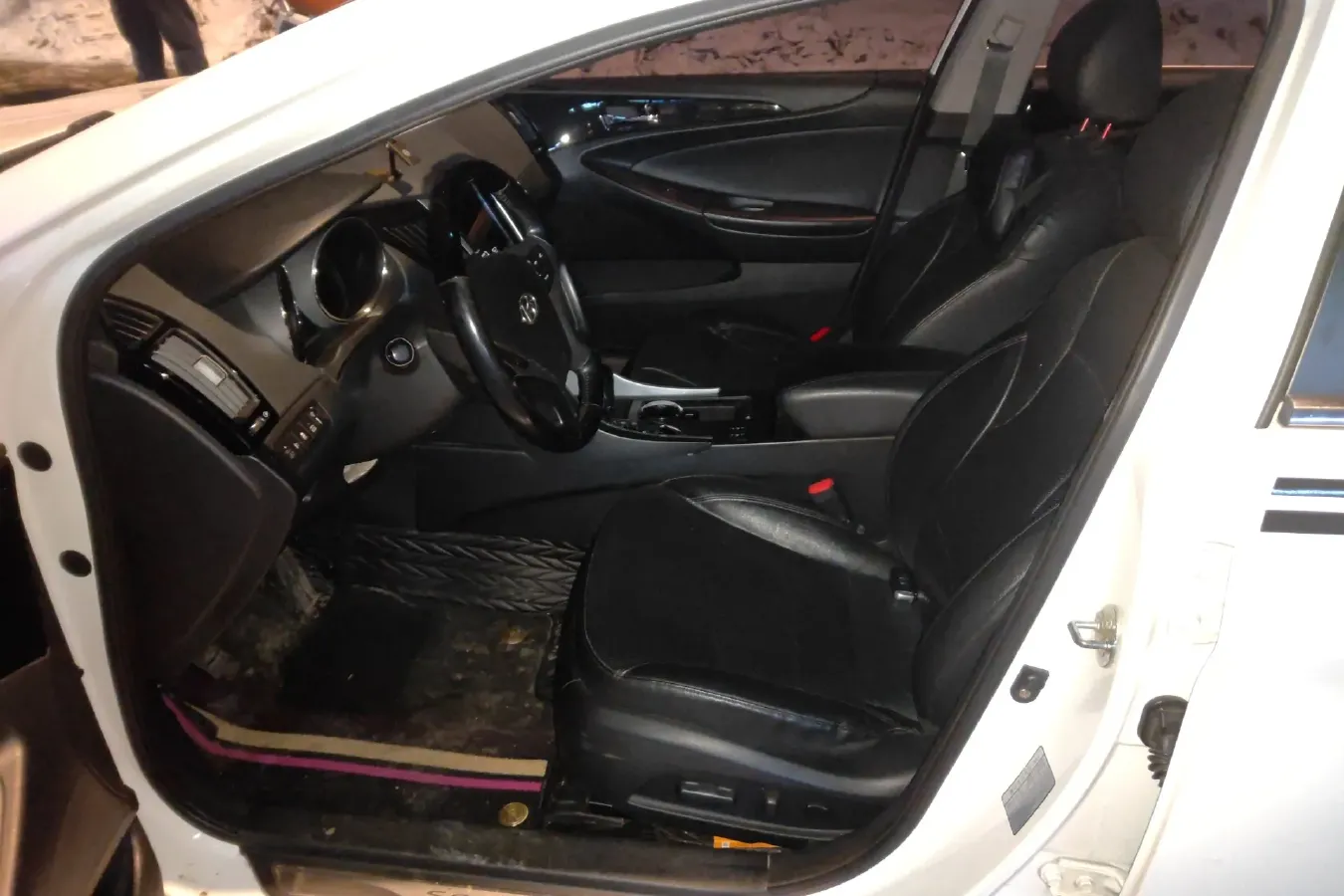 2015 Hyundai Sonata 2.4L 180HP L4 6AT,autocango,china used car exporter,china ev exporter,chinese used car exporter,chinese used ev exporter