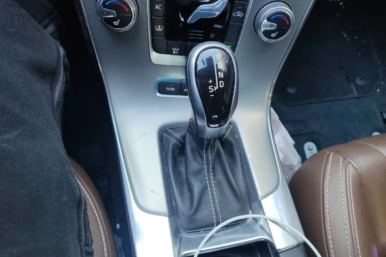 2015 Volvo S60 2.0T 238HP L4 8AT PHEV 11.2KWH,autocango,china used car exporter,china ev exporter,chinese used car exporter,chinese used ev exporter