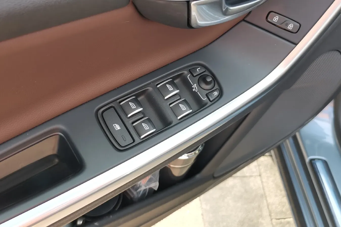 2018 Volvo S60 2.0T 238HP L4 8AT PHEV 11.2KWH,autocango,china used car exporter,china ev exporter,chinese used car exporter,chinese used ev exporter