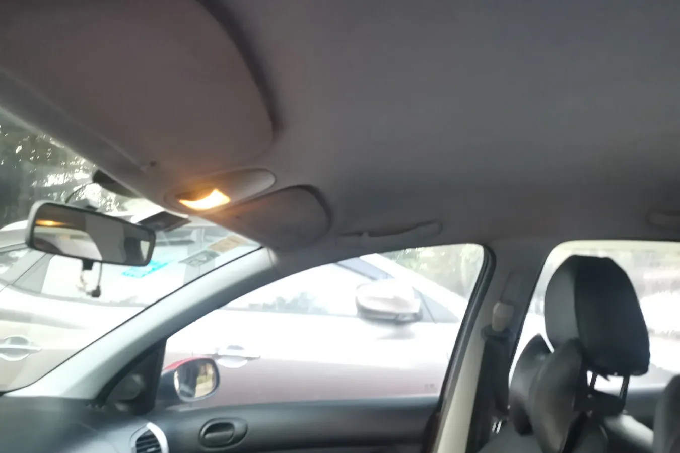 2011 Peugeot 207 1.4L 76HP L4 5MT,autocango,china used car exporter,china ev exporter,chinese used car exporter,chinese used ev exporter