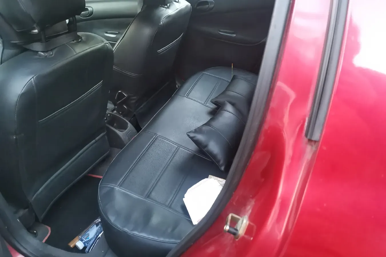 2011 Peugeot 207 1.4L 76HP L4 5MT,autocango,china used car exporter,china ev exporter,chinese used car exporter,chinese used ev exporter