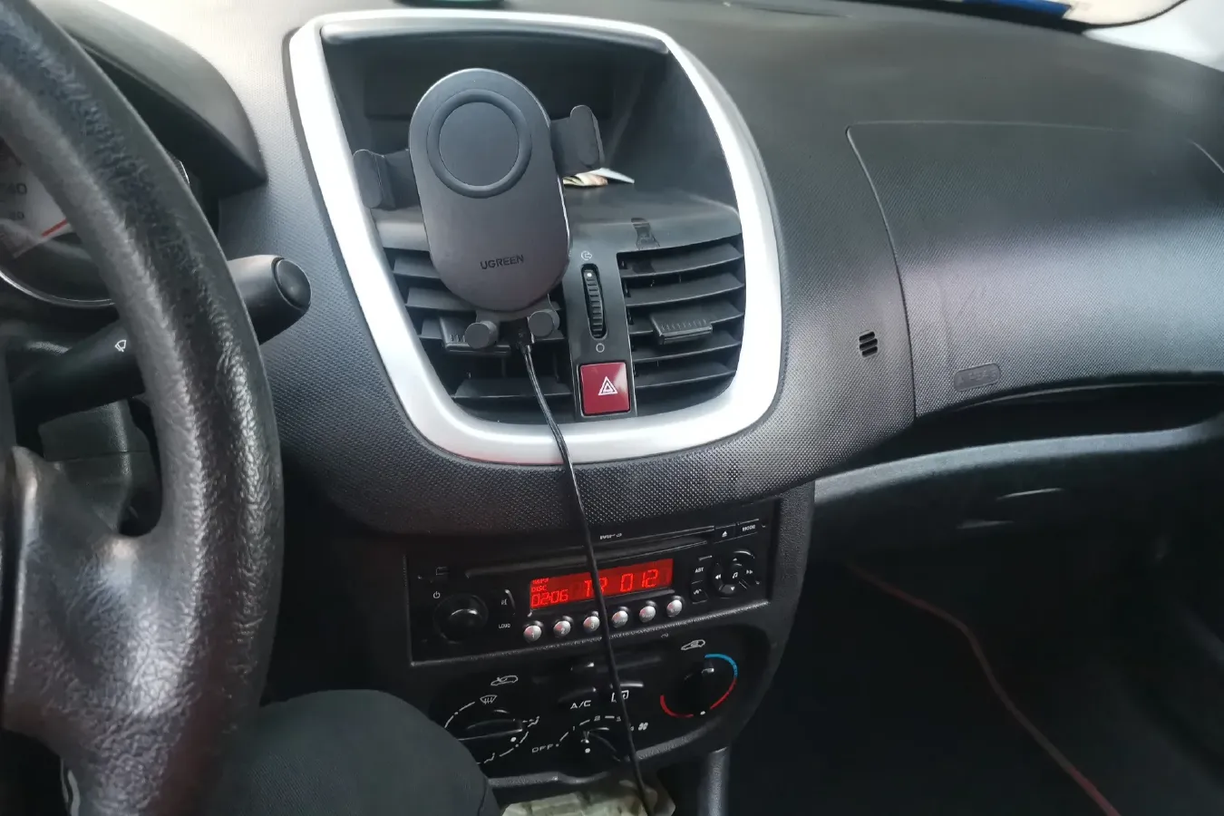 2011 Peugeot 207 1.4L 76HP L4 5MT,autocango,china used car exporter,china ev exporter,chinese used car exporter,chinese used ev exporter