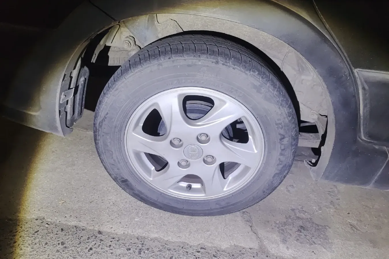 2013 FAW Senia S80 1.5L 109HP L4 5MT,autocango,china used car exporter,china ev exporter,chinese used car exporter,chinese used ev exporter