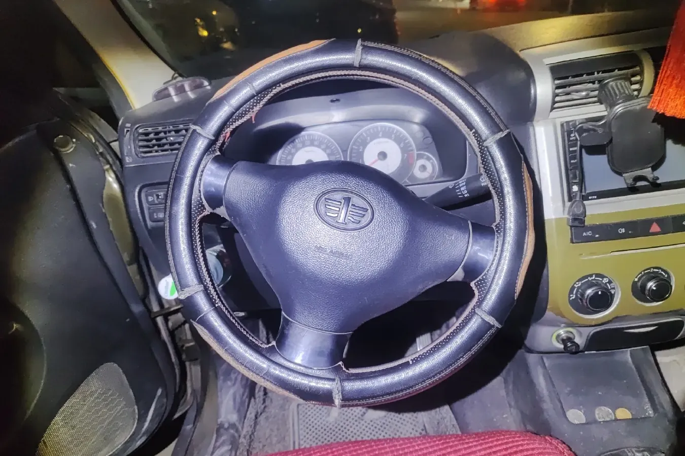 2013 FAW Senia S80 1.5L 109HP L4 5MT,autocango,china used car exporter,china ev exporter,chinese used car exporter,chinese used ev exporter