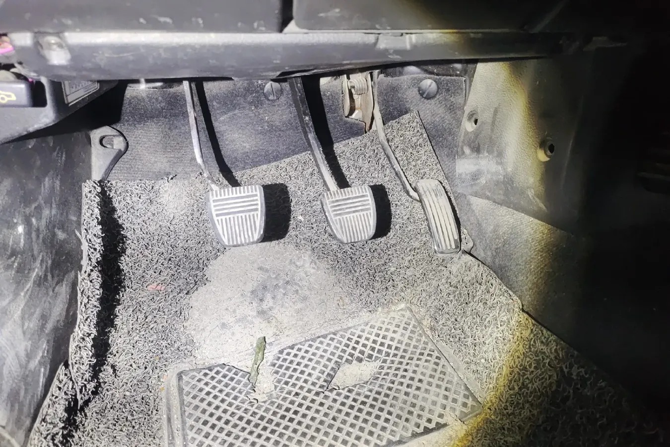 2013 FAW Senia S80 1.5L 109HP L4 5MT,autocango,china used car exporter,china ev exporter,chinese used car exporter,chinese used ev exporter