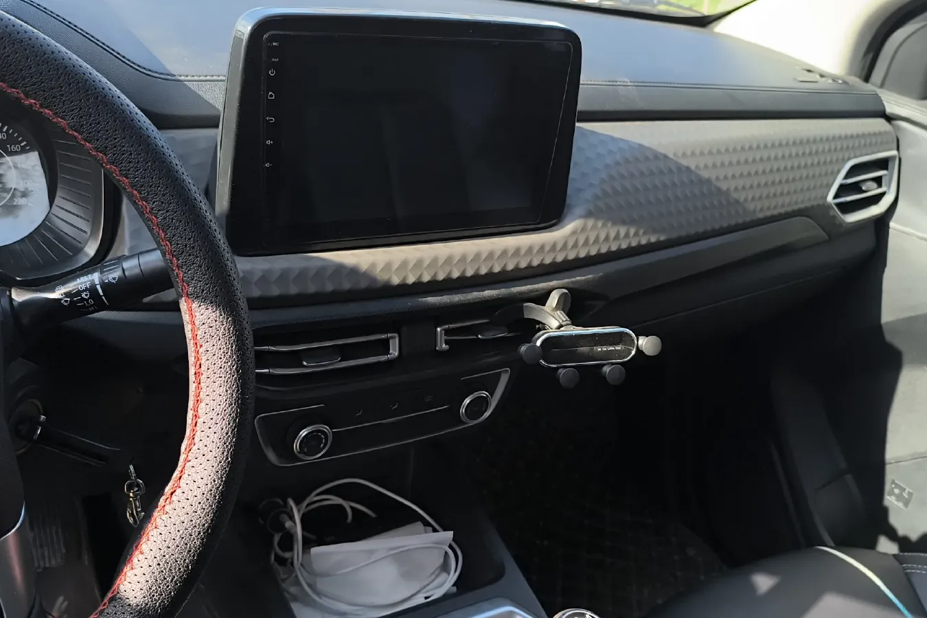 2022 JMC BaoDian 2.5T 140HP L4 5MT,autocango,china used car exporter,china ev exporter,chinese used car exporter,chinese used ev exporter