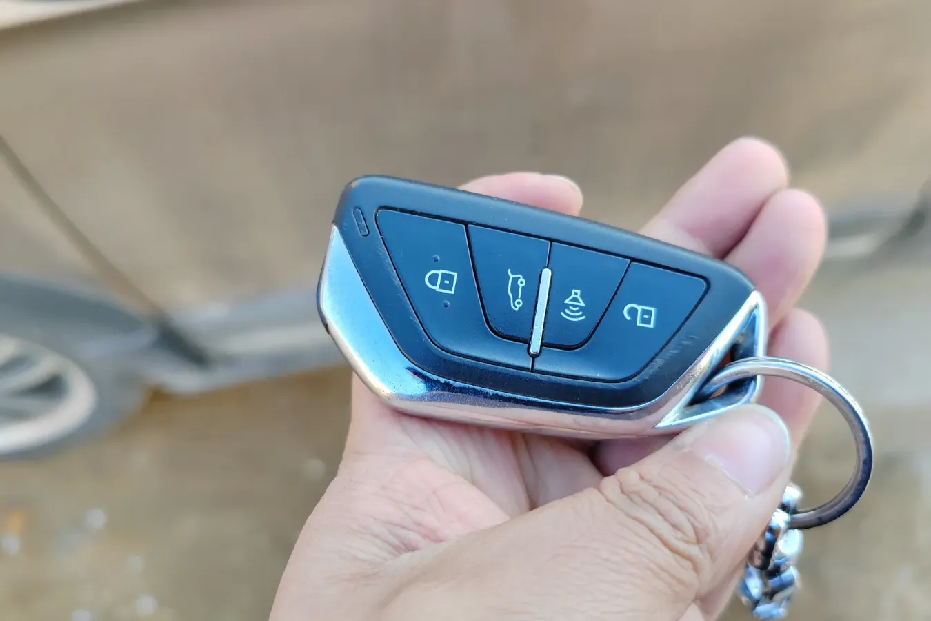 2017 BAIC WeiWang M60 1.5L 116HP L4 5MT,autocango,china used car exporter,china ev exporter,chinese used car exporter,chinese used ev exporter