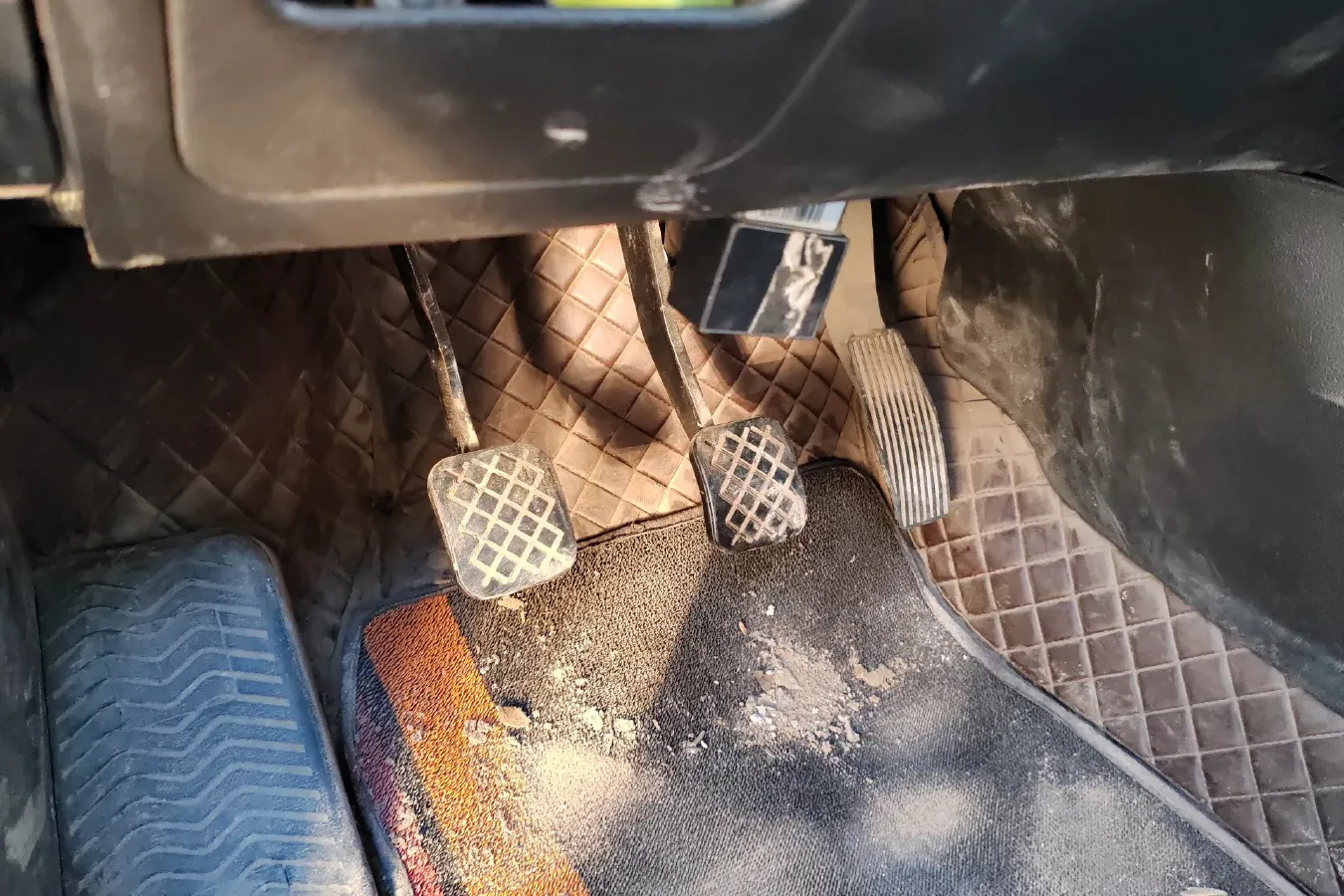 2017 BAIC WeiWang M60 1.5L 116HP L4 5MT,autocango,china used car exporter,china ev exporter,chinese used car exporter,chinese used ev exporter