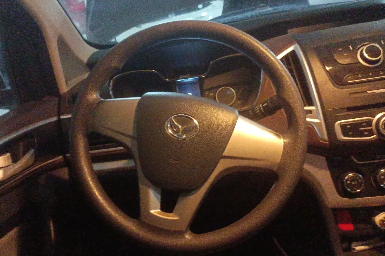 2015 BAIC Hyosow H3 1.5L 113HP L4 5MT,autocango,china used car exporter,china ev exporter,chinese used car exporter,chinese used ev exporter