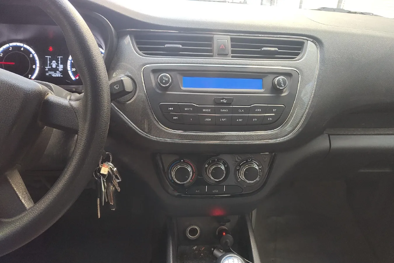 2017 ChangAn Kaicene Honor S 1.5L 107HP L4 5MT,autocango,china used car exporter,china ev exporter,chinese used car exporter,chinese used ev exporter