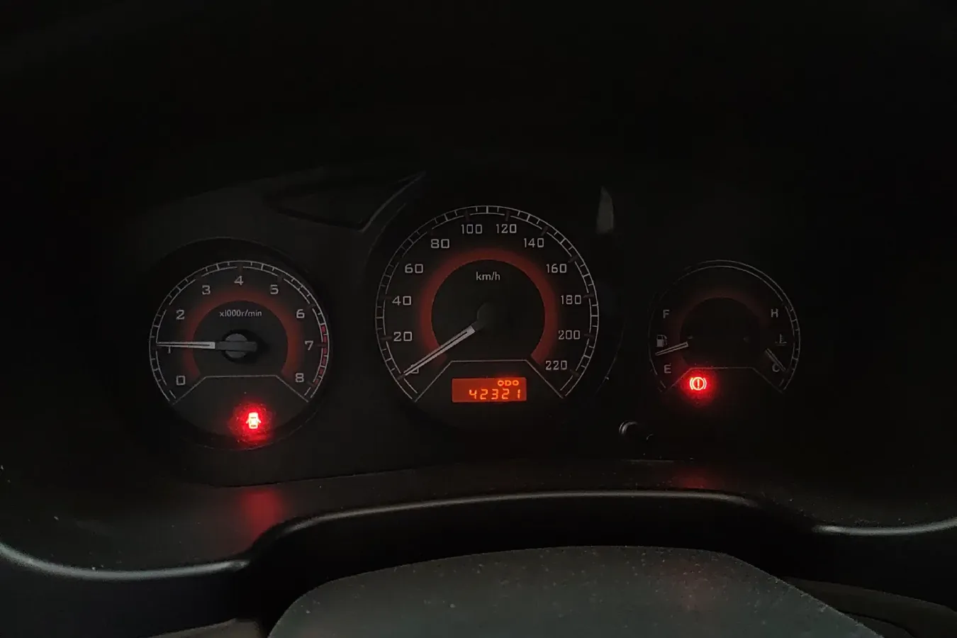 2013 Soueast V3 1.5L 110HP L4 5MT,autocango,china used car exporter,china ev exporter,chinese used car exporter,chinese used ev exporter