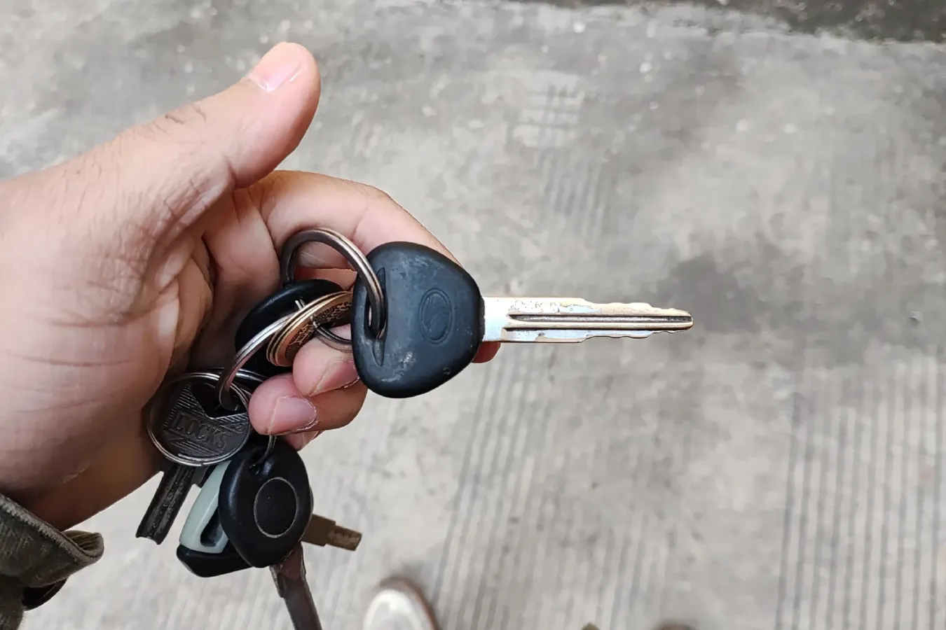 2013 Soueast V3 1.5L 110HP L4 5MT,autocango,china used car exporter,china ev exporter,chinese used car exporter,chinese used ev exporter