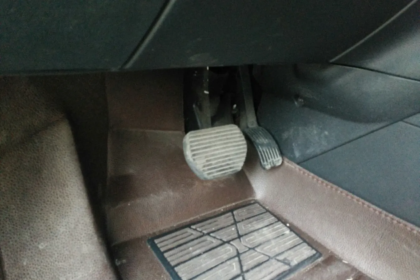 2015 Peugeot 3008 2.0L 147HP L4 6AT,autocango,china used car exporter,china ev exporter,chinese used car exporter,chinese used ev exporter