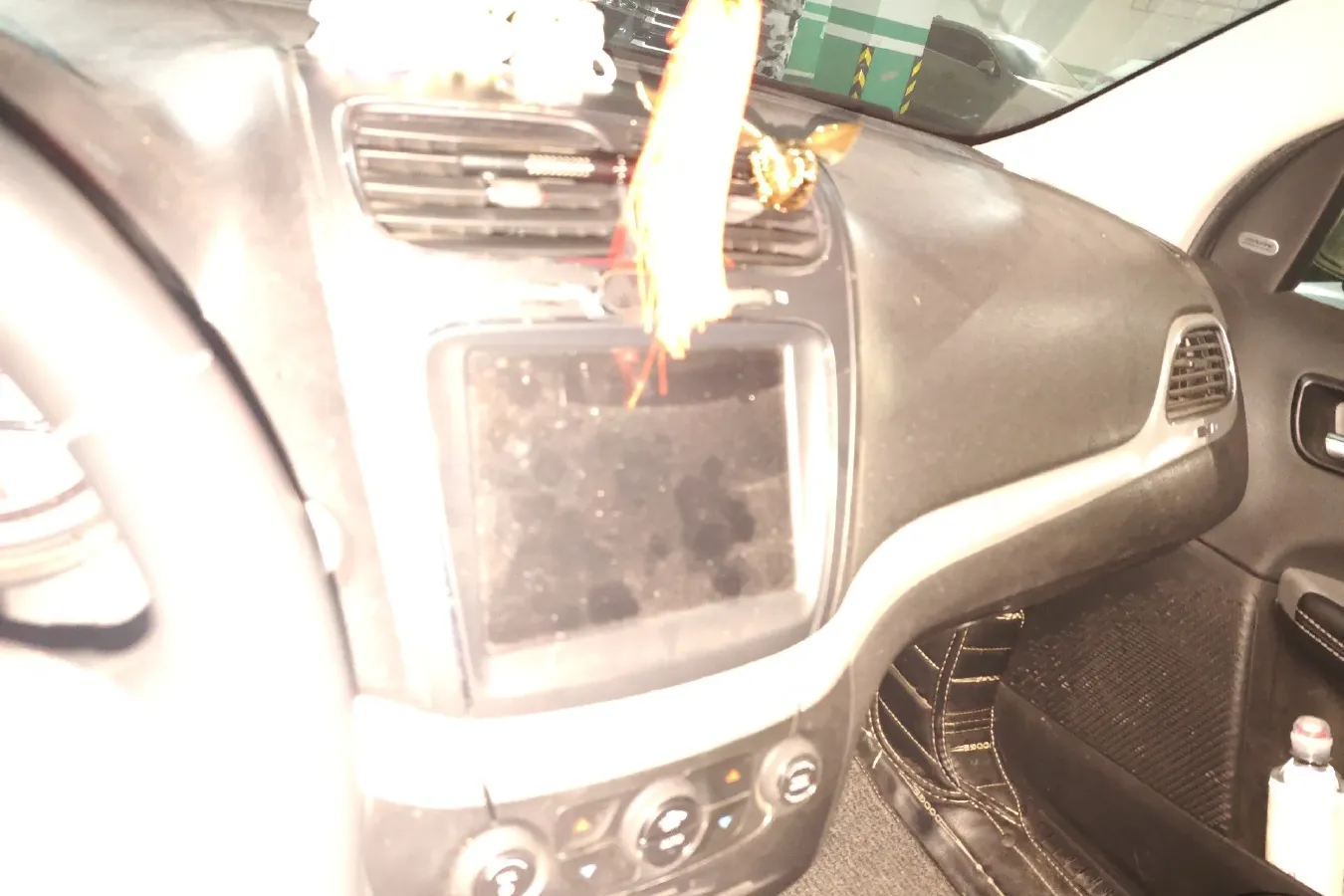 2013 Dodge JCUV 2.4L 170HP L4 6AT,autocango,china used car exporter,china ev exporter,chinese used car exporter,chinese used ev exporter