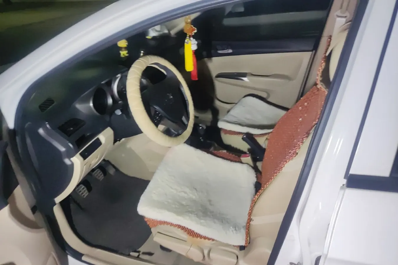 2014 HaiMa M3 1.5L 112HP L4 5MT,autocango,china used car exporter,china ev exporter,chinese used car exporter,chinese used ev exporter