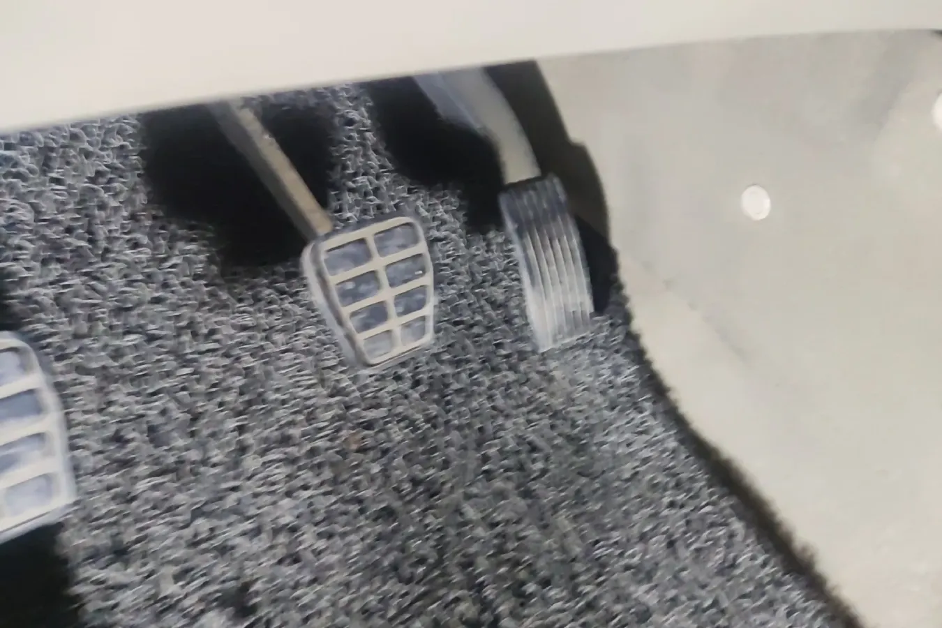 2014 HaiMa M3 1.5L 112HP L4 5MT,autocango,china used car exporter,china ev exporter,chinese used car exporter,chinese used ev exporter