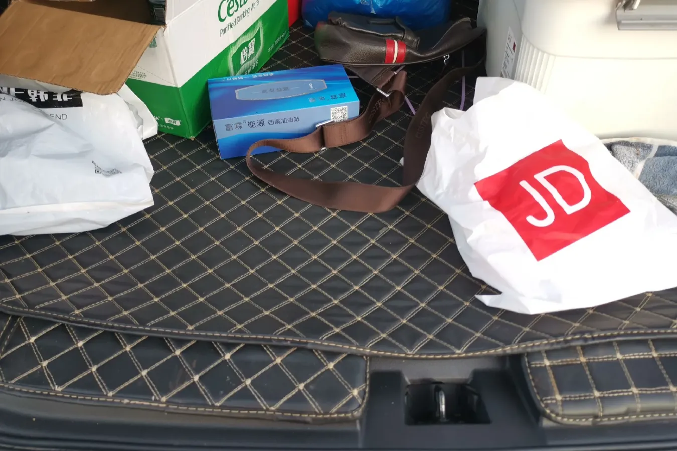 2018 Venucia T90 2.0L 144HP L4 CVT,autocango,china used car exporter,china ev exporter,chinese used car exporter,chinese used ev exporter