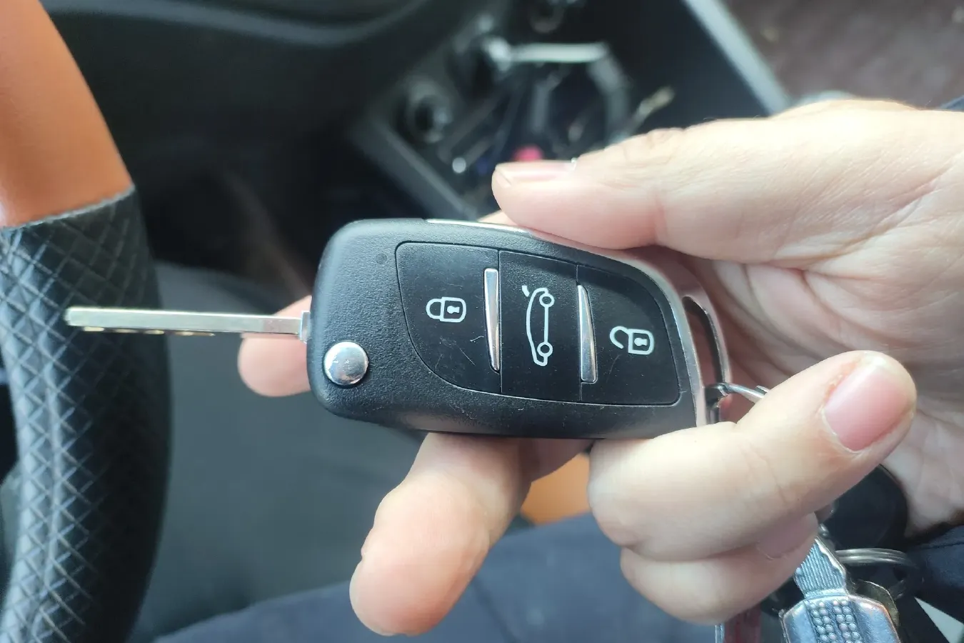 2016 ChangAn Oshan CX70 1.6L 117HP L4 5MT,autocango,china used car exporter,china ev exporter,chinese used car exporter,chinese used ev exporter