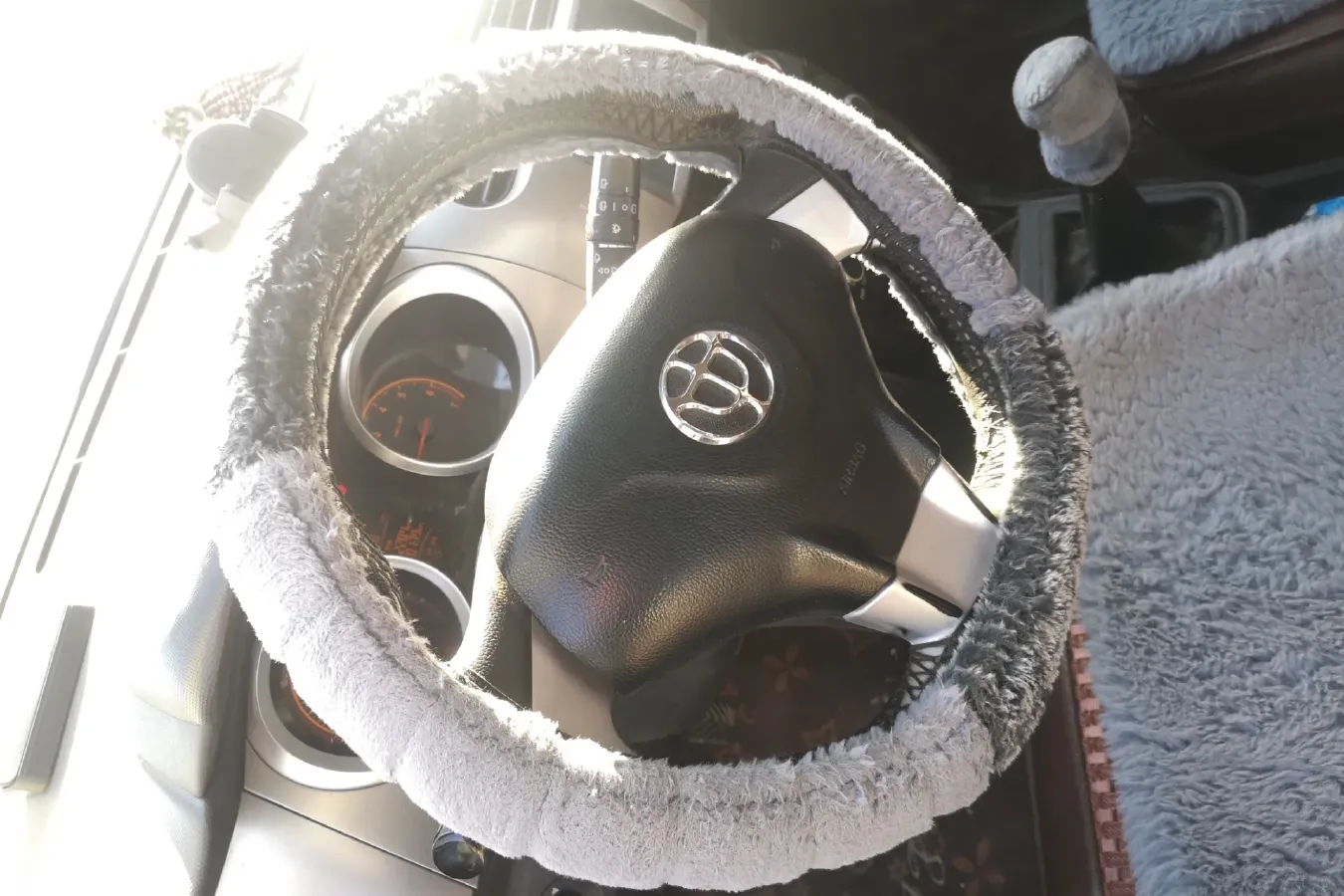 2014 Brilliance Auto H220 1.5L 105HP L4 5MT,autocango,china used car exporter,china ev exporter,chinese used car exporter,chinese used ev exporter