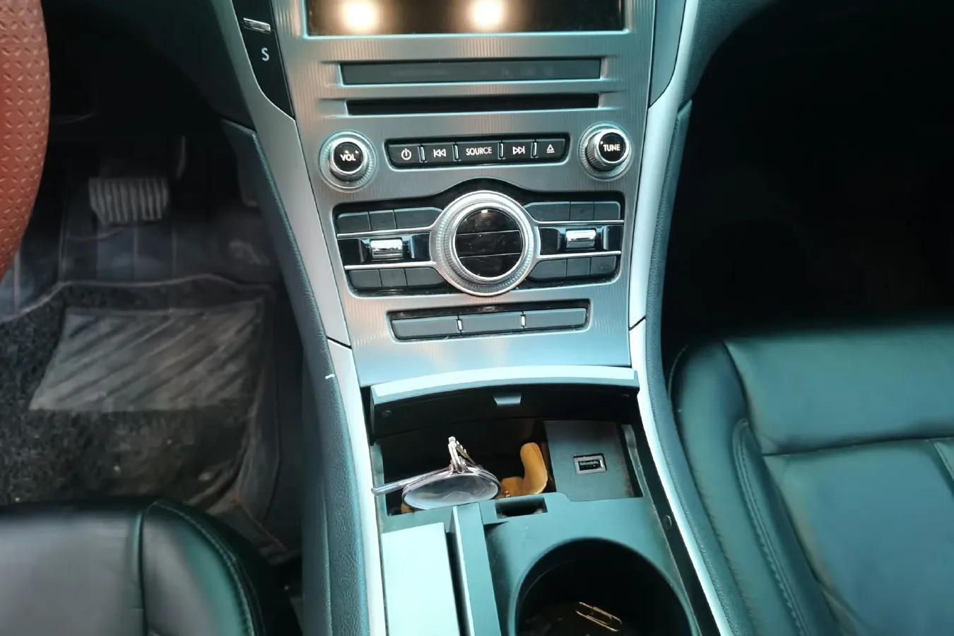 2017 Lincoln MKZ 2.0T 203HP L4 6AT,autocango,china used car exporter,china ev exporter,chinese used car exporter,chinese used ev exporter