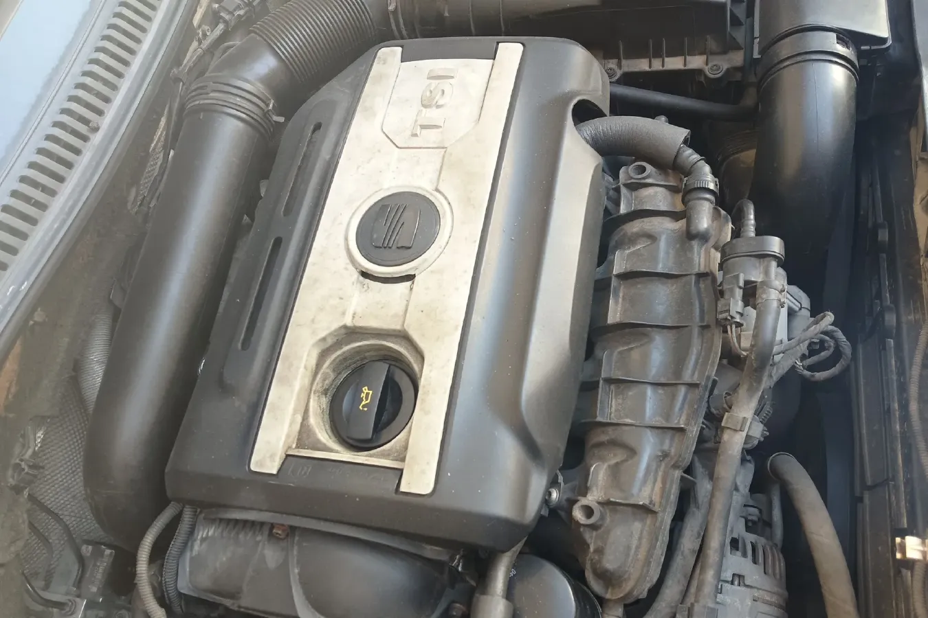 2012 Seat Leon 2.0T 211HP L4 6DCT,autocango,china used car exporter,china ev exporter,chinese used car exporter,chinese used ev exporter