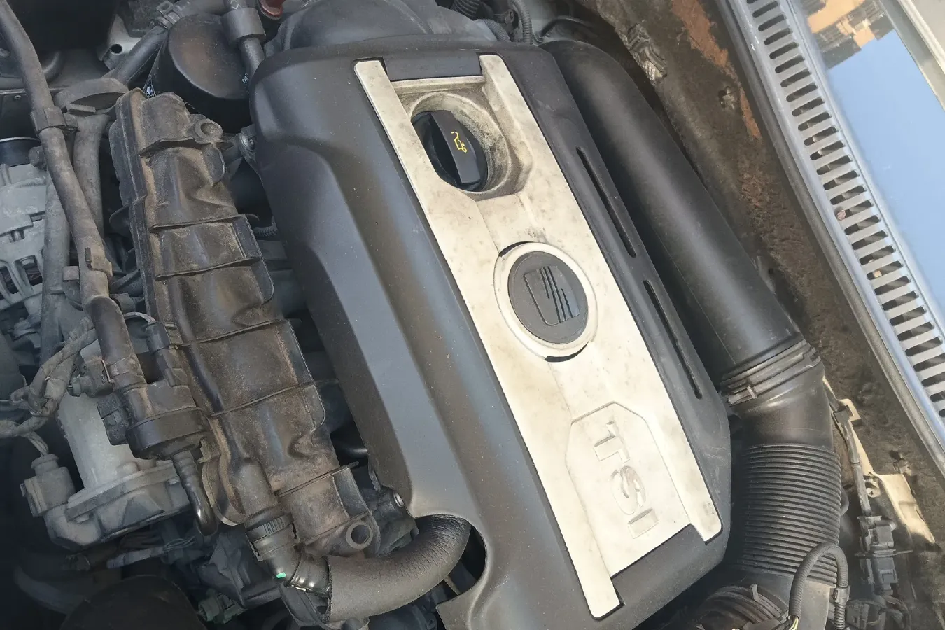 2012 Seat Leon 2.0T 211HP L4 6DCT,autocango,china used car exporter,china ev exporter,chinese used car exporter,chinese used ev exporter