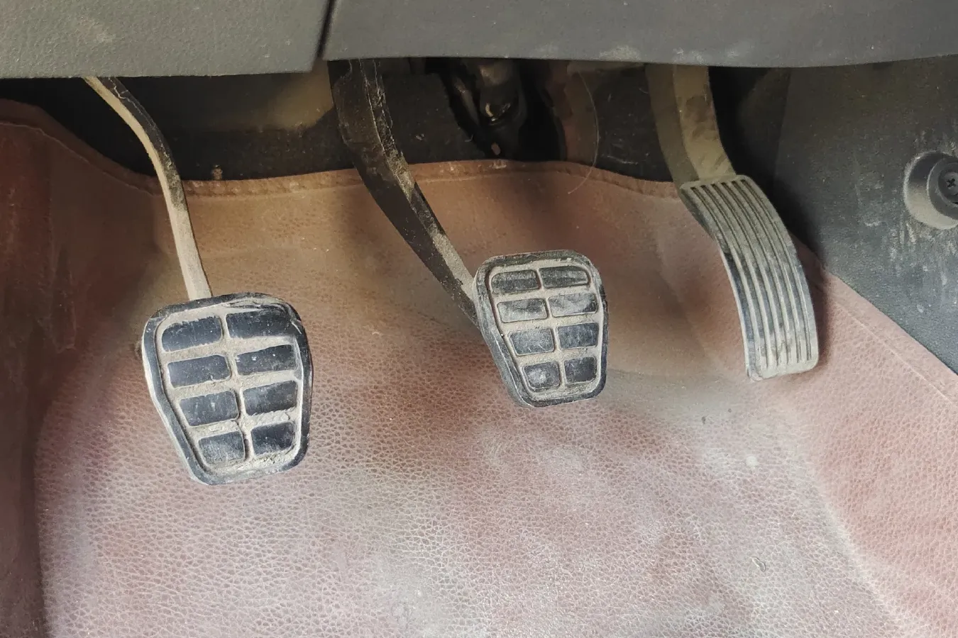 2015 Chery Arrizo 3 1.5L 109HP L4 5MT,autocango,china used car exporter,china ev exporter,chinese used car exporter,chinese used ev exporter