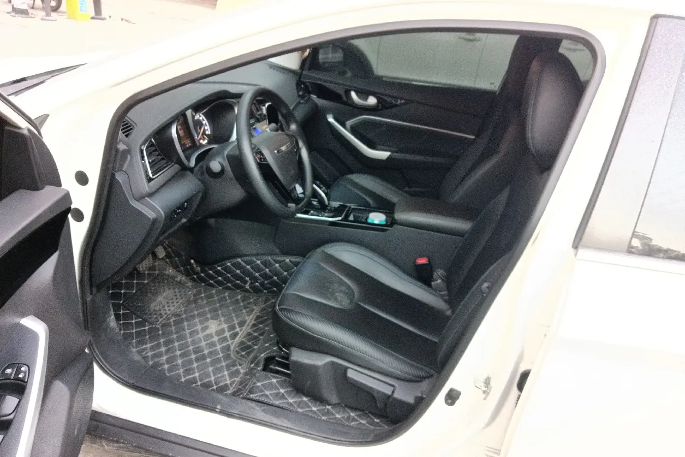 2022 Venucia D60 EV BEV 50KWH,autocango,china used car exporter,china ev exporter,chinese used car exporter,chinese used ev exporter