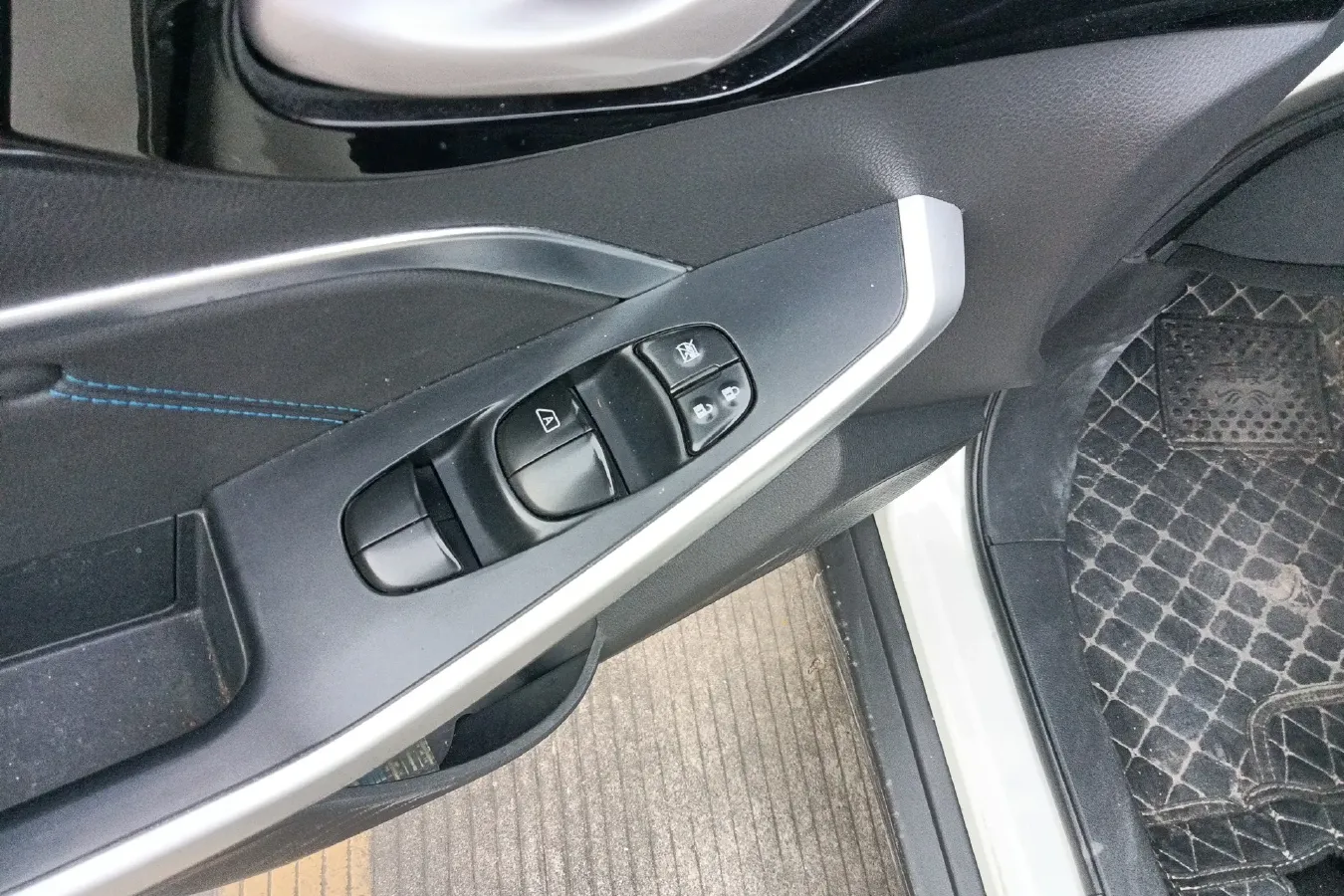 2022 Venucia D60 EV BEV 50KWH,autocango,china used car exporter,china ev exporter,chinese used car exporter,chinese used ev exporter