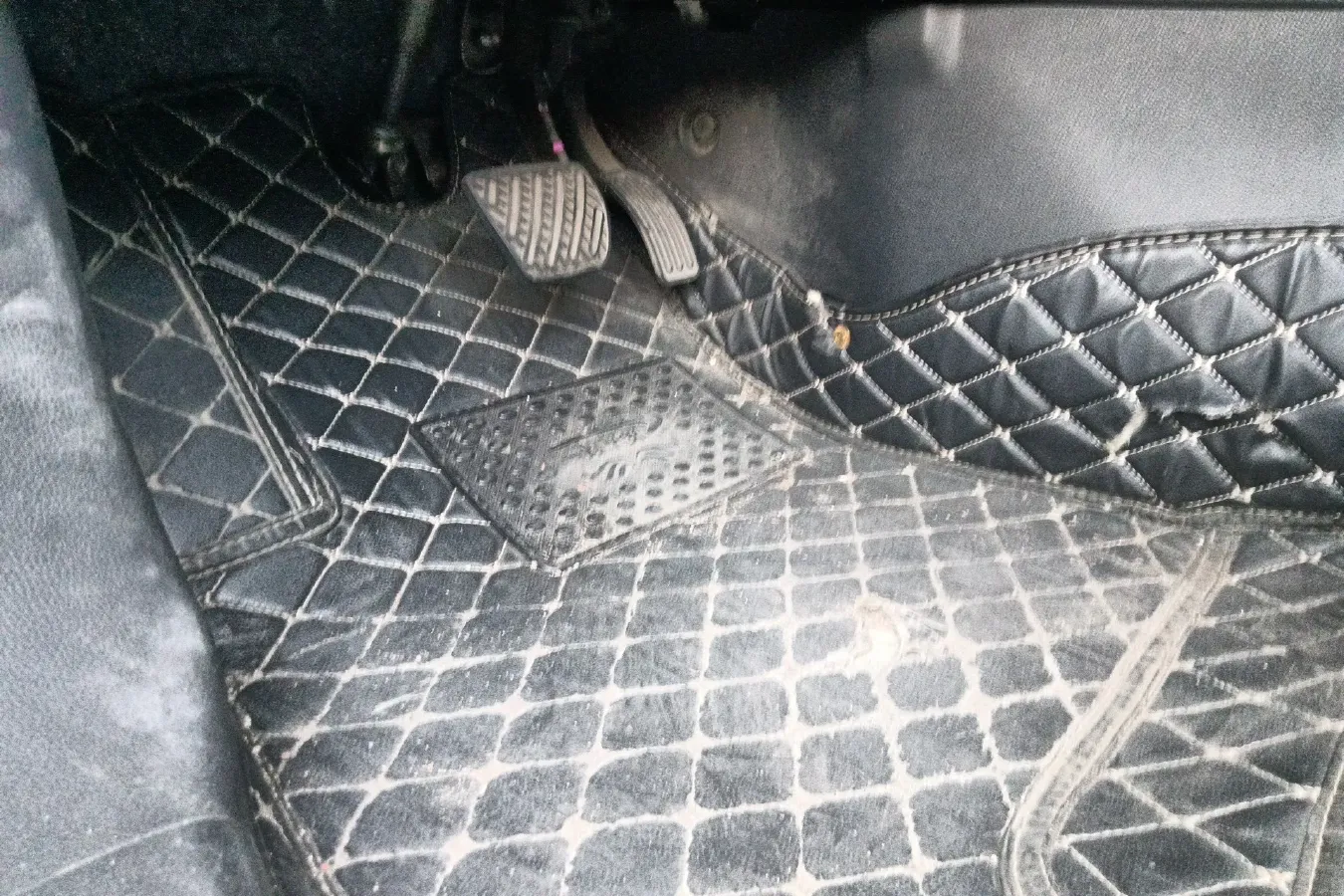 2022 Venucia D60 EV BEV 50KWH,autocango,china used car exporter,china ev exporter,chinese used car exporter,chinese used ev exporter