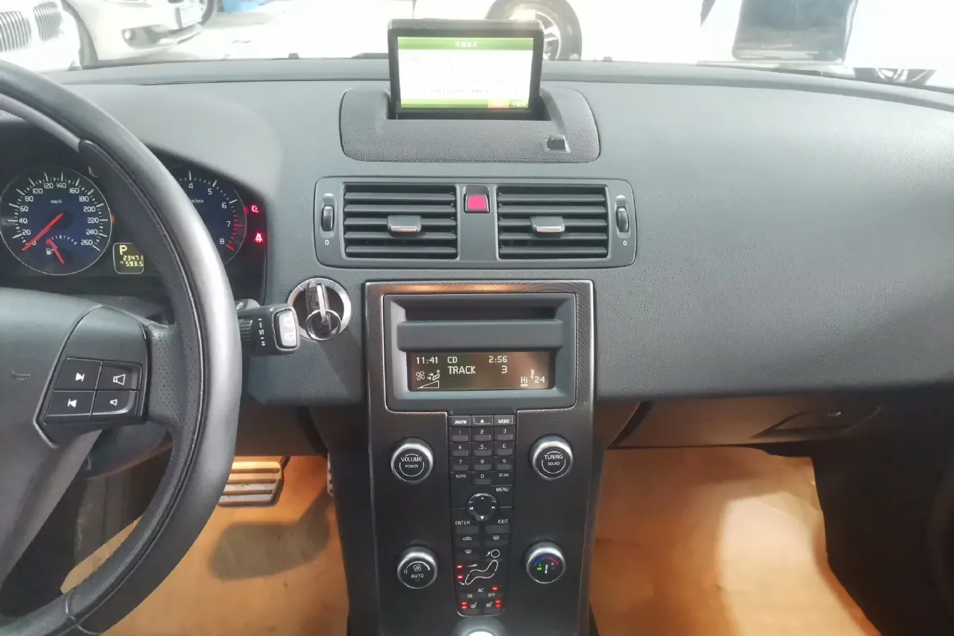 2011 Volvo C30 2.0L 145HP L4 6DCT,autocango,china used car exporter,china ev exporter,chinese used car exporter,chinese used ev exporter