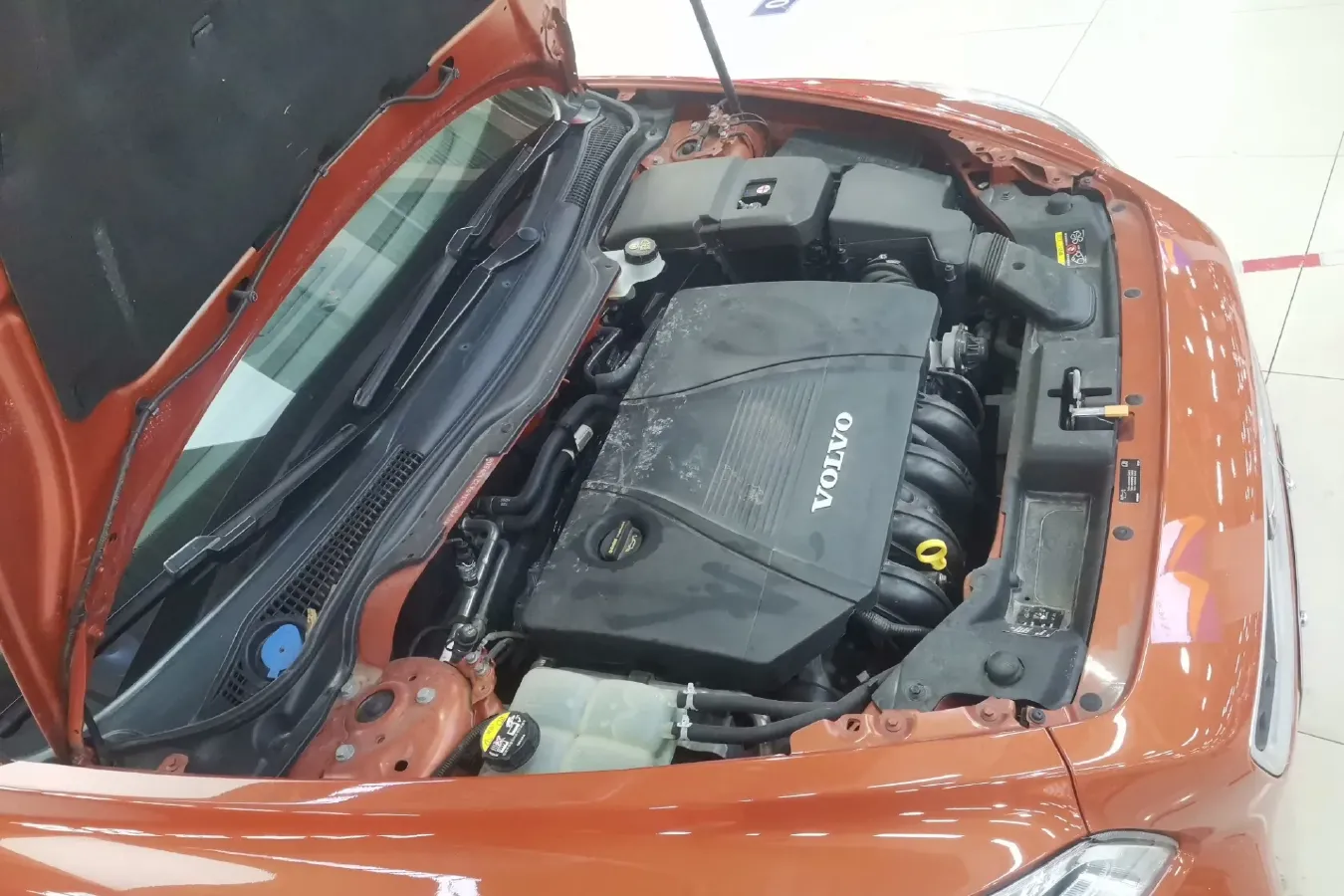 2011 Volvo C30 2.0L 145HP L4 6DCT,autocango,china used car exporter,china ev exporter,chinese used car exporter,chinese used ev exporter