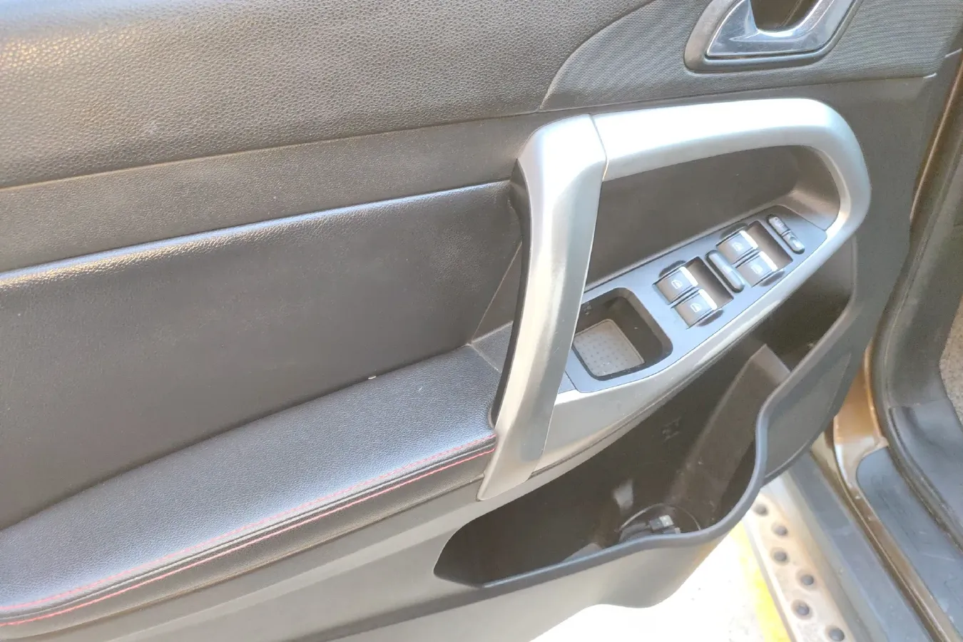 2015 Chery Tiggo 5 2.0L 139HP L4 CVT,autocango,china used car exporter,china ev exporter,chinese used car exporter,chinese used ev exporter