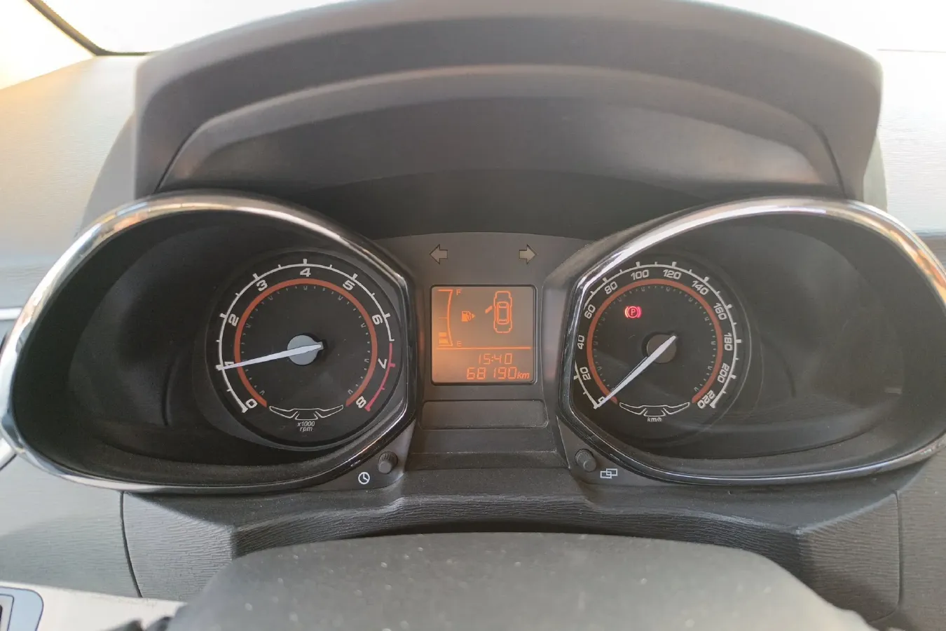 2015 Chery Arrizo 3 1.5L 109HP L4 5MT,autocango,china used car exporter,china ev exporter,chinese used car exporter,chinese used ev exporter