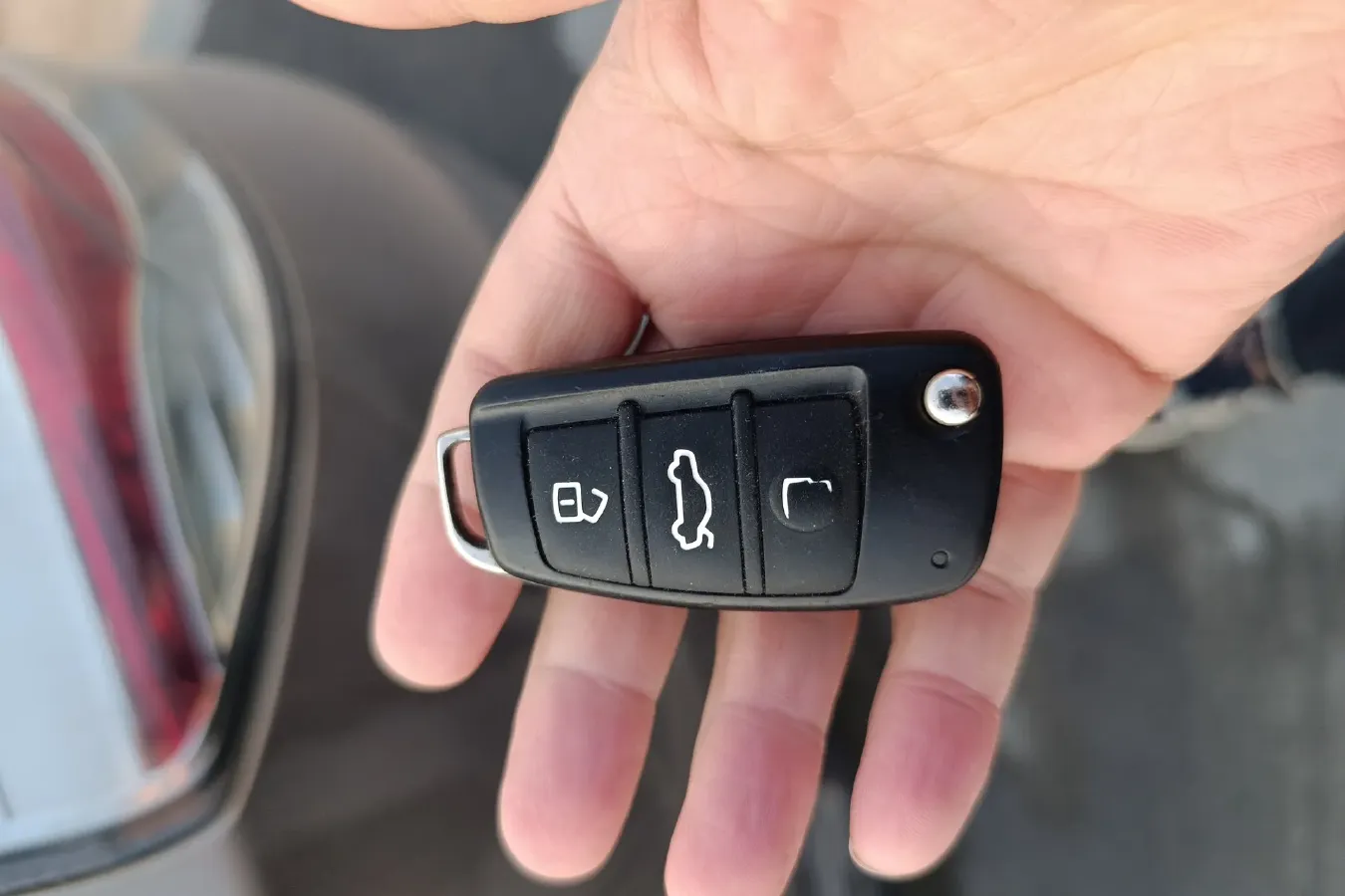 2015 Chery Arrizo 3 1.5L 109HP L4 5MT,autocango,china used car exporter,china ev exporter,chinese used car exporter,chinese used ev exporter