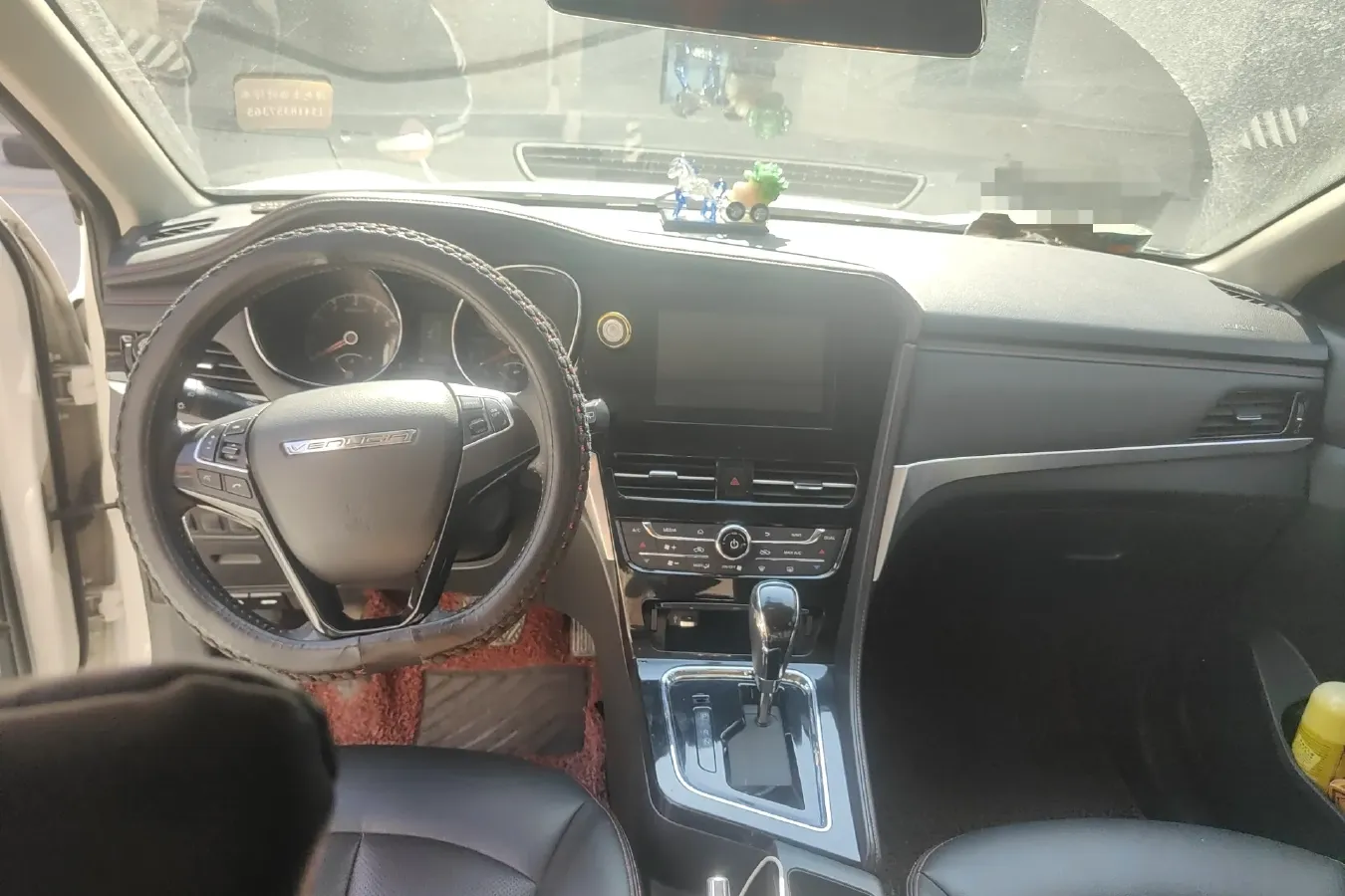 2018 Venucia T70 2.0L 144HP L4 CVT,autocango,china used car exporter,china ev exporter,chinese used car exporter,chinese used ev exporter