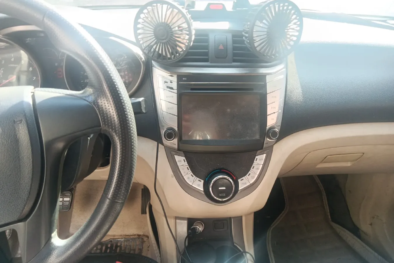 2013 HaiMa M3 1.5L 112HP L4 5MT,autocango,china used car exporter,china ev exporter,chinese used car exporter,chinese used ev exporter