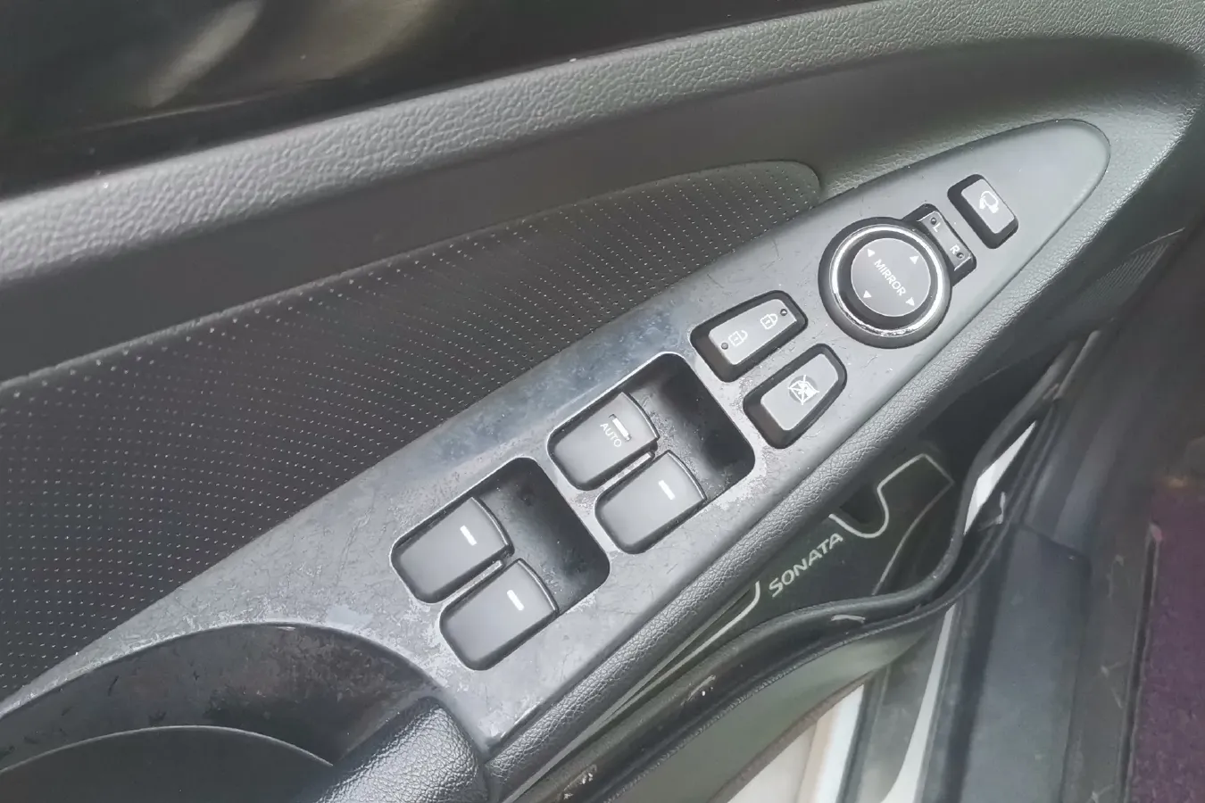 2015 Hyundai Sonata 2.4L 180HP L4 6AT,autocango,china used car exporter,china ev exporter,chinese used car exporter,chinese used ev exporter