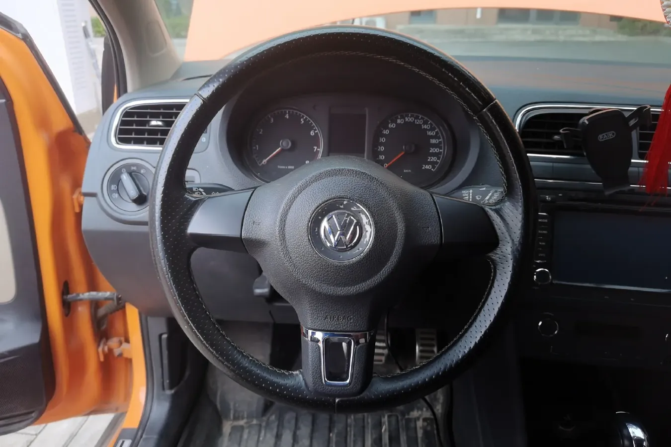 2012 Volkswagen Polo 1.6L 105HP L4 6AT,autocango,china used car exporter,china ev exporter,chinese used car exporter,chinese used ev exporter