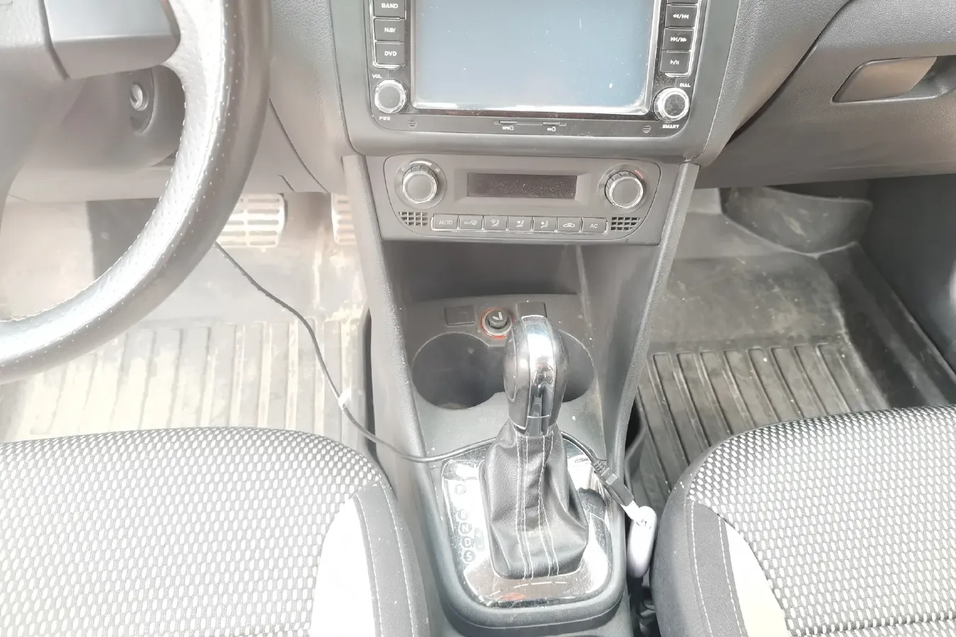 2012 Volkswagen Polo 1.6L 105HP L4 6AT,autocango,china used car exporter,china ev exporter,chinese used car exporter,chinese used ev exporter