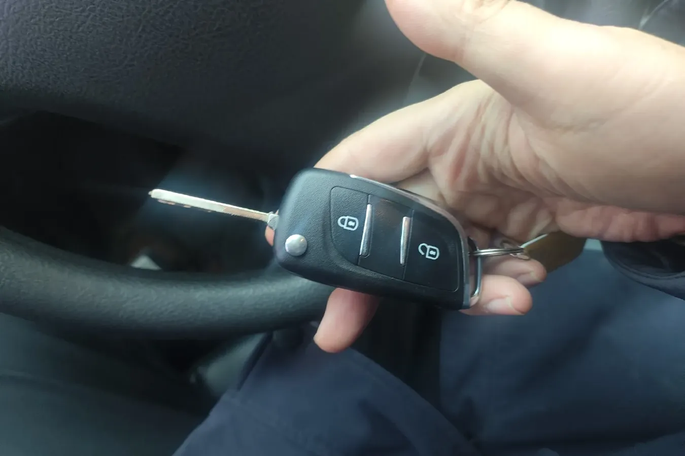 2008 Peugeot 307 1.6L 106HP L4 4AT,autocango,china used car exporter,china ev exporter,chinese used car exporter,chinese used ev exporter