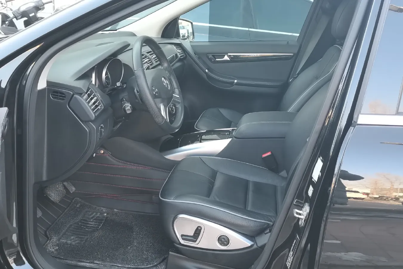 2017 Mercedes-Benz R Class 3.0T 333HP V6 7AT,autocango,china used car exporter,china ev exporter,chinese used car exporter,chinese used ev exporter