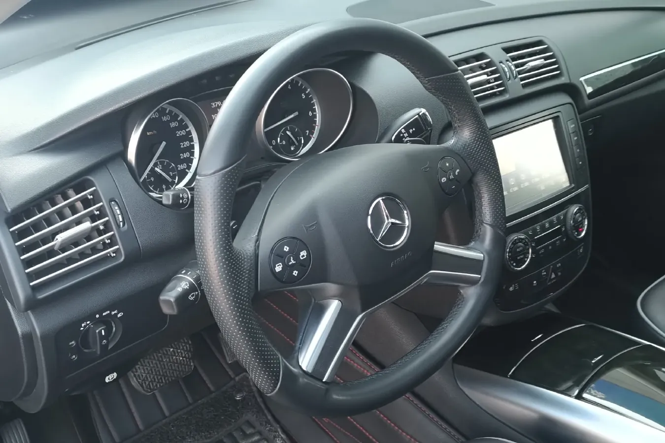 2017 Mercedes-Benz R Class 3.0T 333HP V6 7AT,autocango,china used car exporter,china ev exporter,chinese used car exporter,chinese used ev exporter