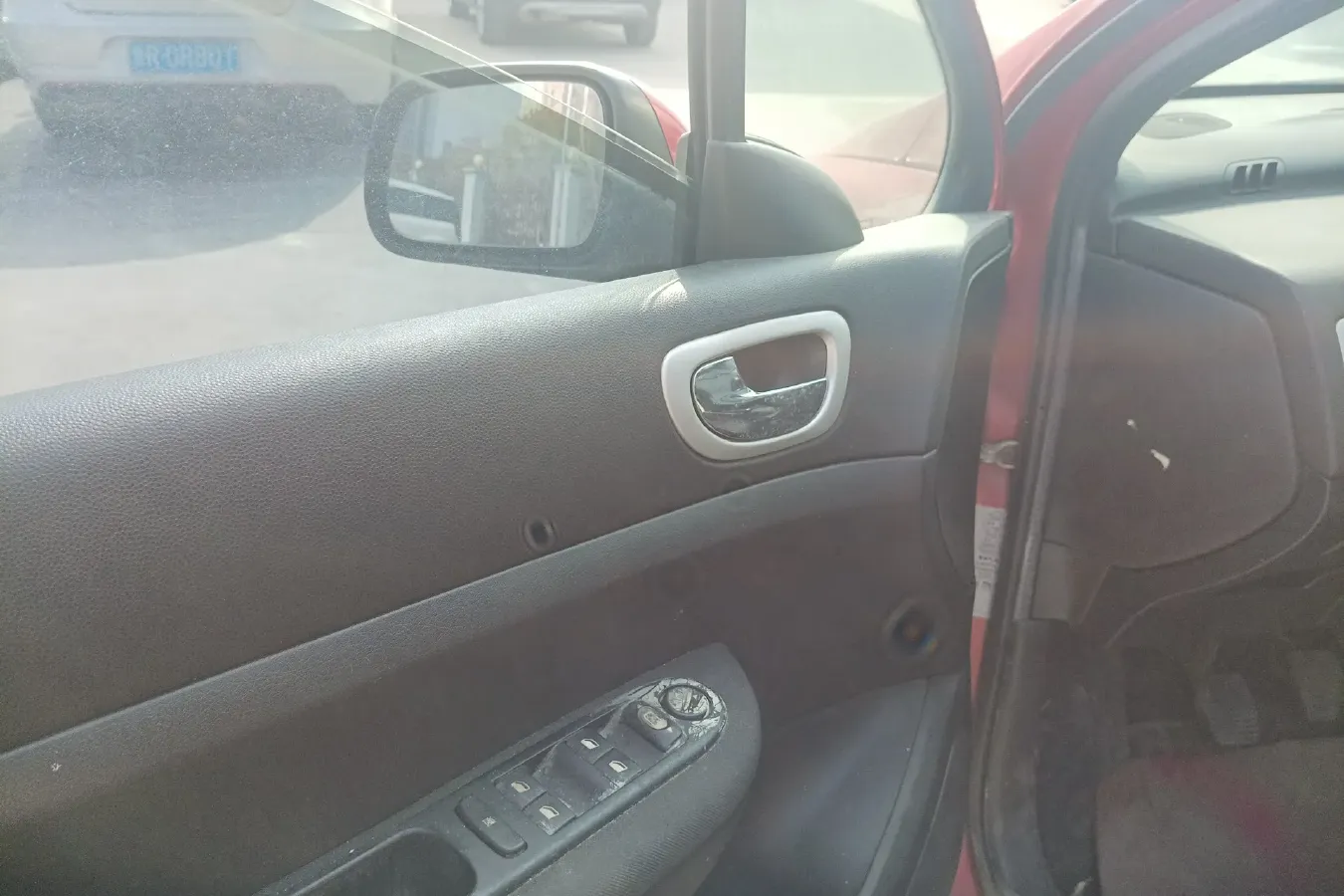 2010 Peugeot 307 1.6L 106HP L4 5MT,autocango,china used car exporter,china ev exporter,chinese used car exporter,chinese used ev exporter